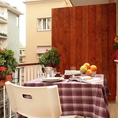 800m Sanpietro Station, Vatican, Centro Apartment